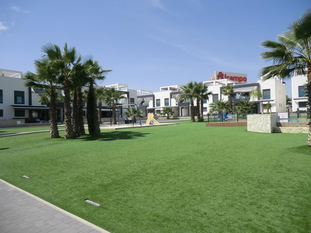 Casas Holiday - Oasis Beach Orihuela Exterior photo