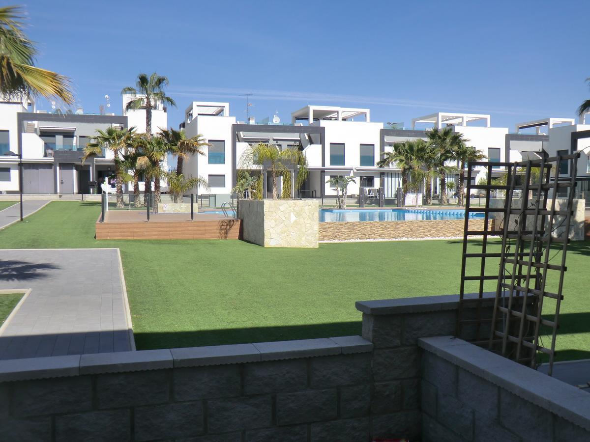 Casas Holiday - Oasis Beach Orihuela Exterior photo